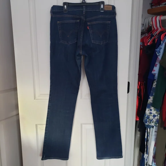 Levi's Women's Straight Leg Jeans - Picture 3 of 6